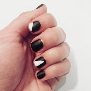 Blinged Out Matte Black Nails Graphic Details // Belle Belle Beauty